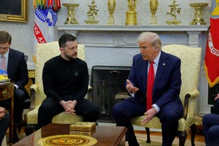 O presidente ucraniano Volodymyr Zelensky se reúne com o presidente Donald Trump no escritório oval